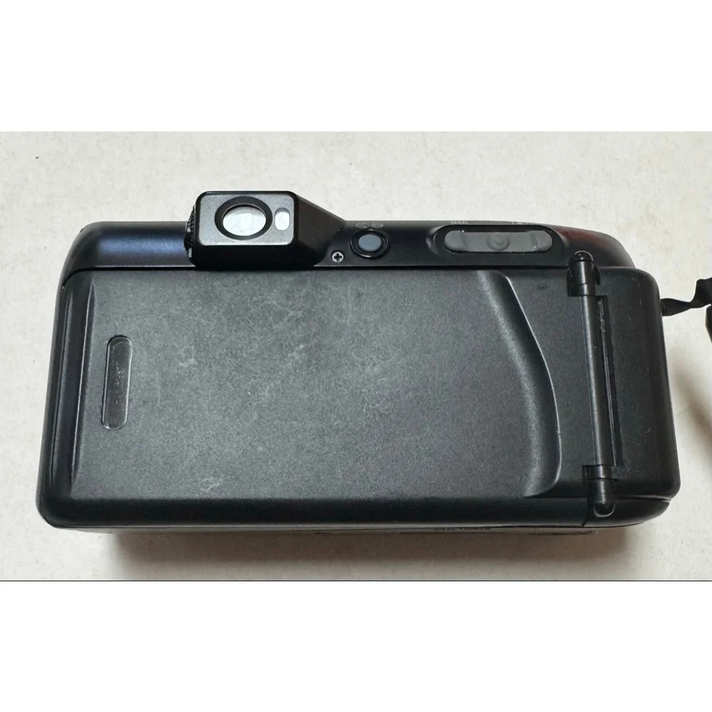 Fuji Discovery 1000 Zoom Film Camera Black 35mm with case
